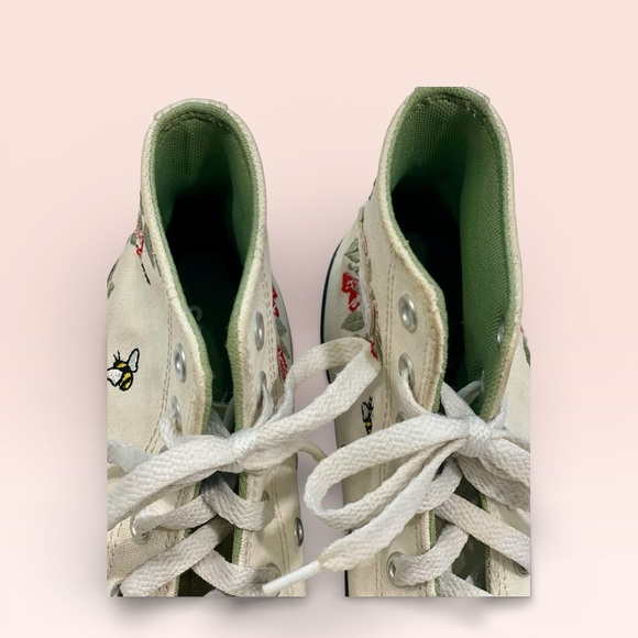 Converse Berries and Bees, 3 - Picture 3 of 8